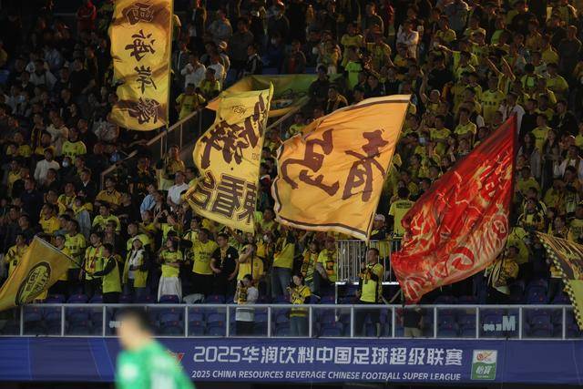 阿贾克斯客场胜算不佳，主场争取逆转的简单介绍